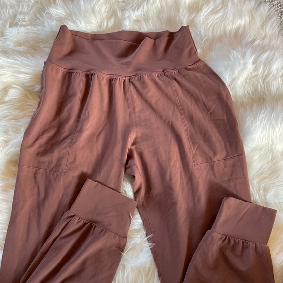 Athleta Salutation Jogger Tawny Rose Size M NWOT - Picture 5 of 5